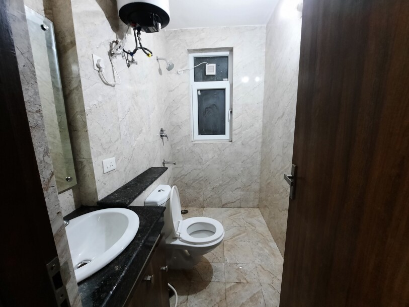 4bhk semifurnished flat in sector 102 gurgaon-4