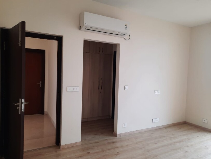 3bhk flat in 3bhk flat in Experian windchants sector 112 Gurgaon-8